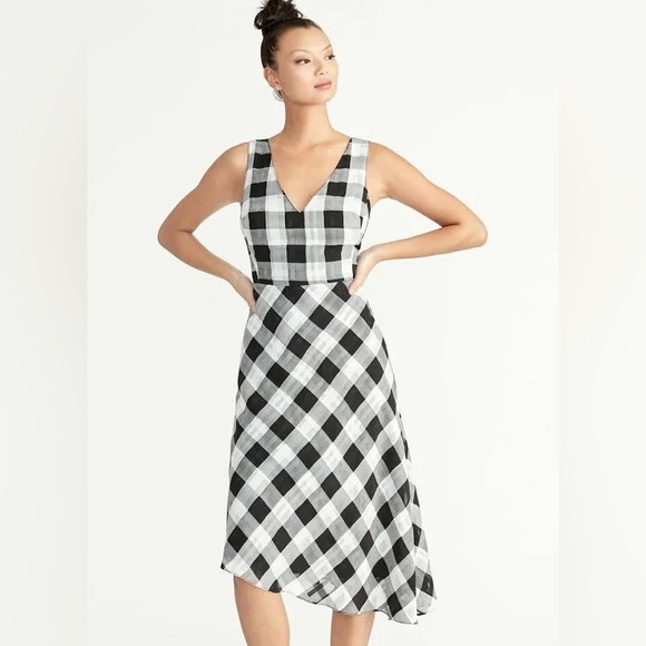 RACHEL Rachel Roy Dresses & Skirts - NWT RACHEL ROY Black and White Plaid Sleeveless Midi Dress